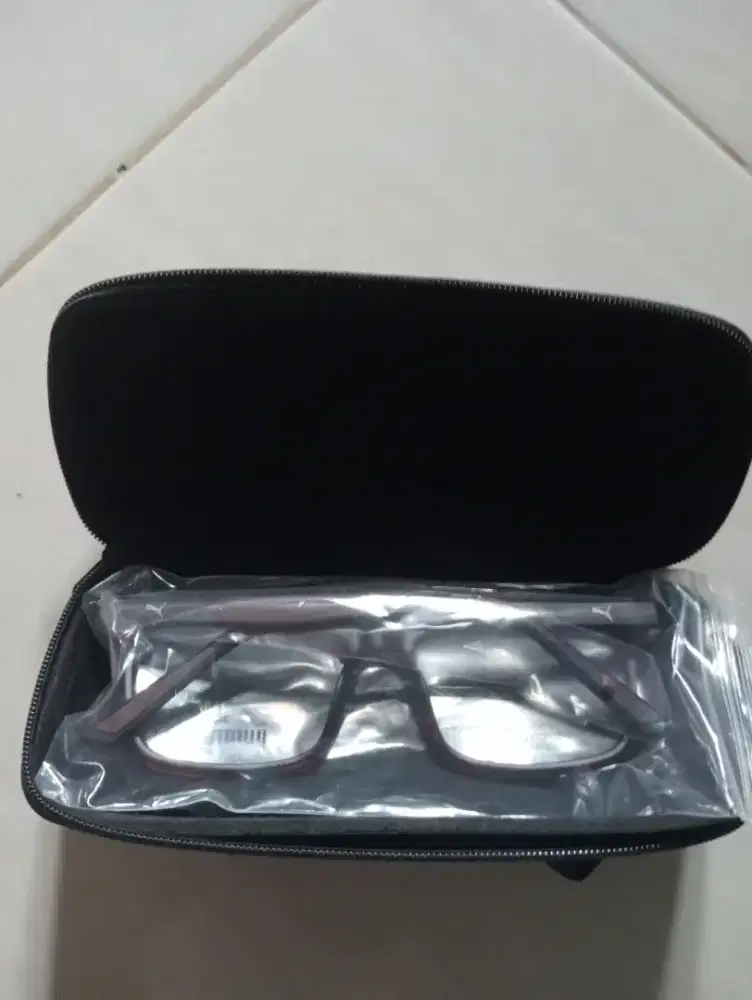 Di jual kacamata original Puma