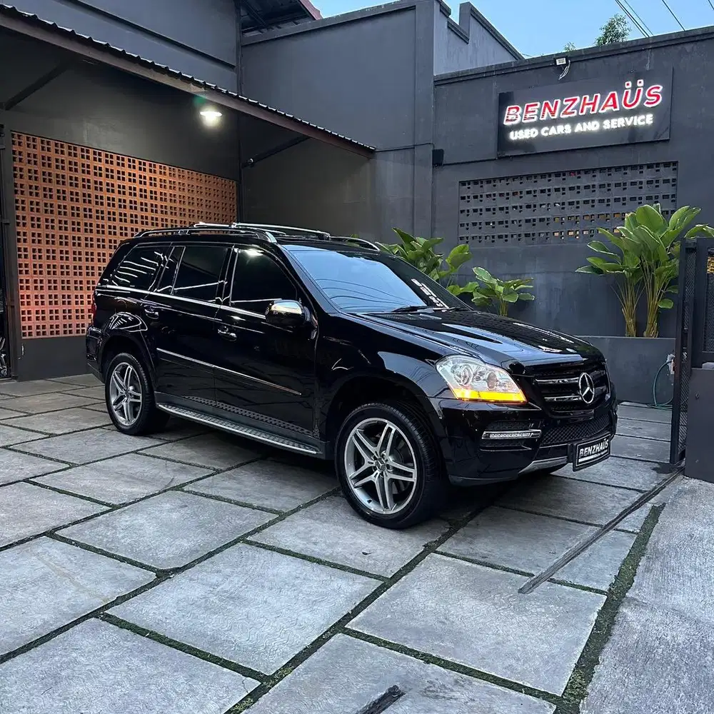 Mercedes-Benz GLS500 AMG CBU 2011 Black On Black Full Original