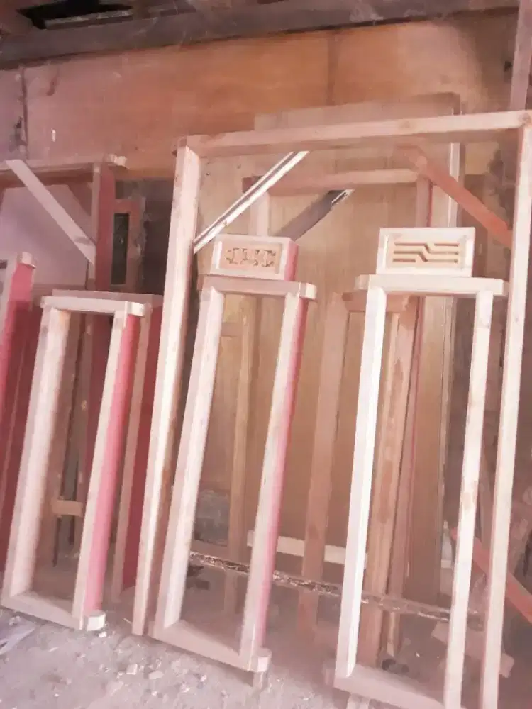 mebel kusen pintu jendela bahan kayu bekas berkualitas