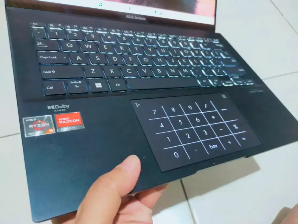Dijual laptop Zenbook UM4302YA AMD RYZEN 5-7350U Layar TOUCH Ram 8GB
