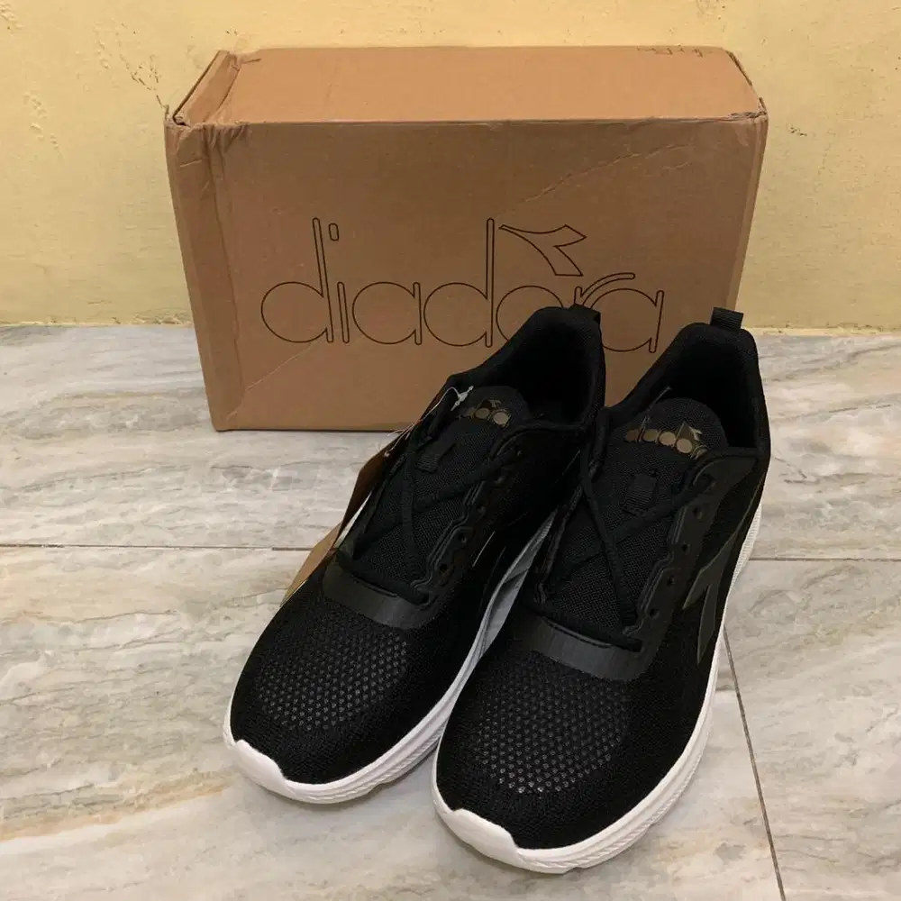 Diadora Holman Black | 43