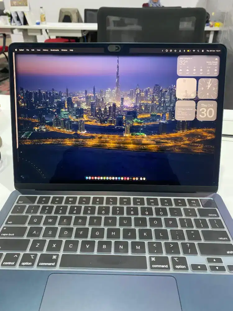 Macbook M2 Midnight Blue