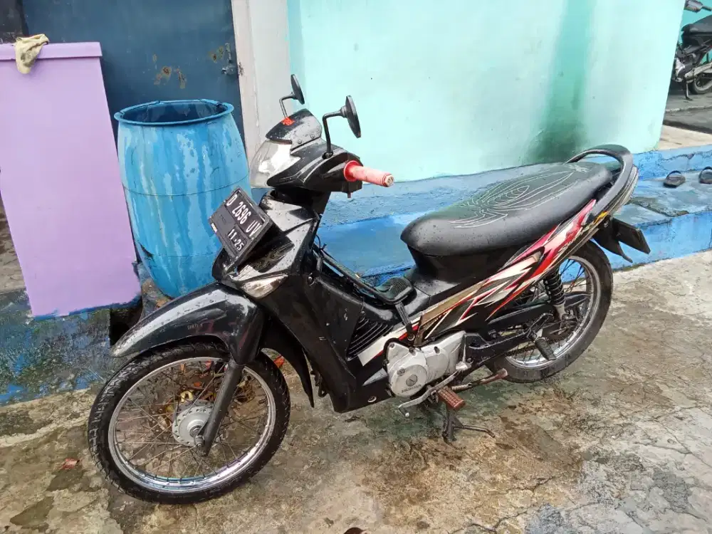 Supra x 125 tahun 2005