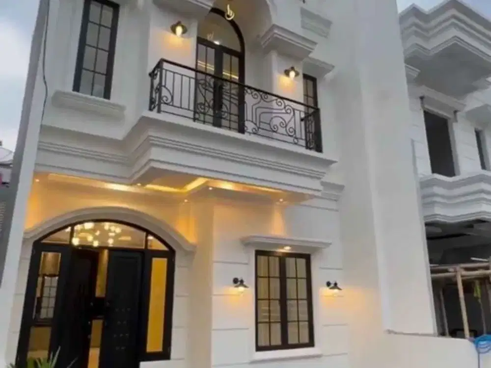 Rumah 2 Mezanine Strategis Dekat Kampus USU Jl Seia Budi Melur V