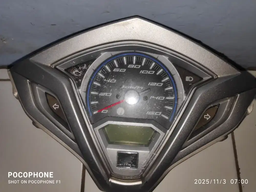 Spedometer vario 125  kzr iss 2014