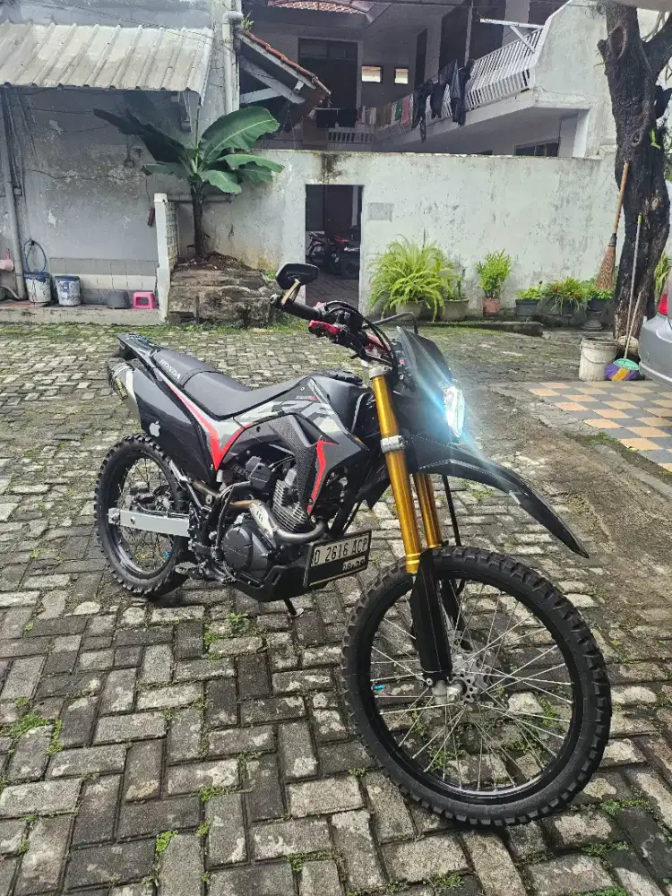 Dijual CRF150L Tahun 2018 Black