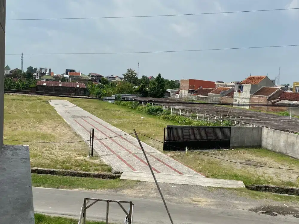 dijual rumah dan tanah tanpa bangunan di gentan sukoharjo