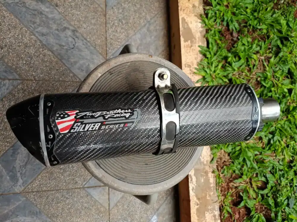 Knalpot Slip on original twobrothers carbon ex z800