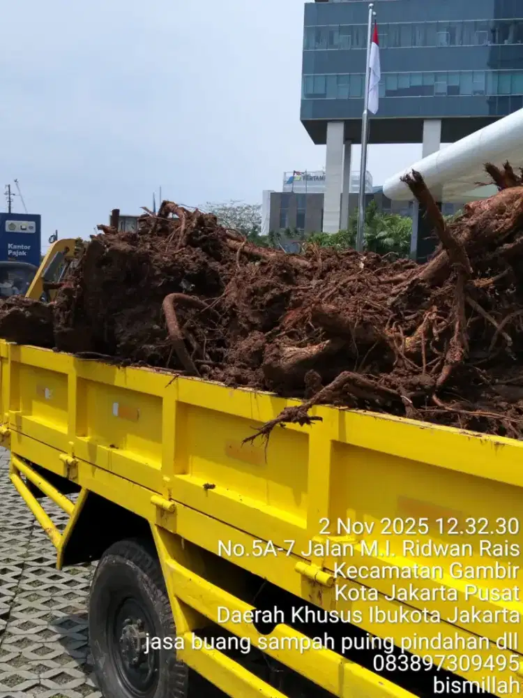 Jasa buang puing dan buang tanah