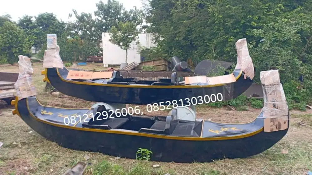 perahu gondola untuk wisata