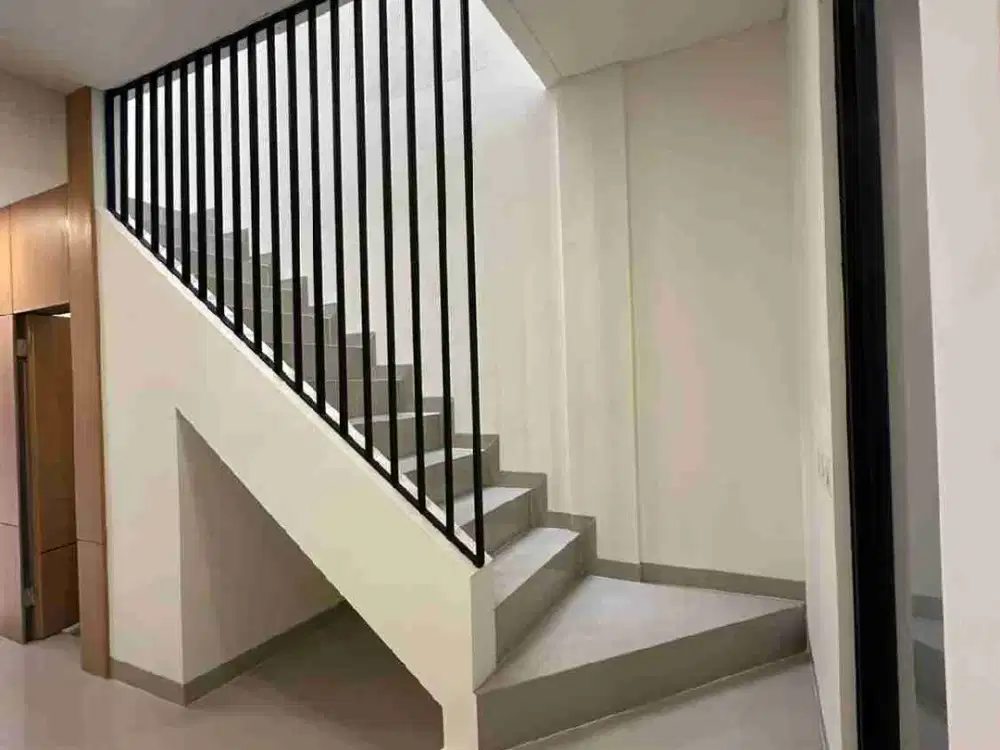 Rumah 2 Lantai Bangunan Mandiri Brand New Bagus Semi Furnished di Medang Lestari Gading Serpong Tangerang