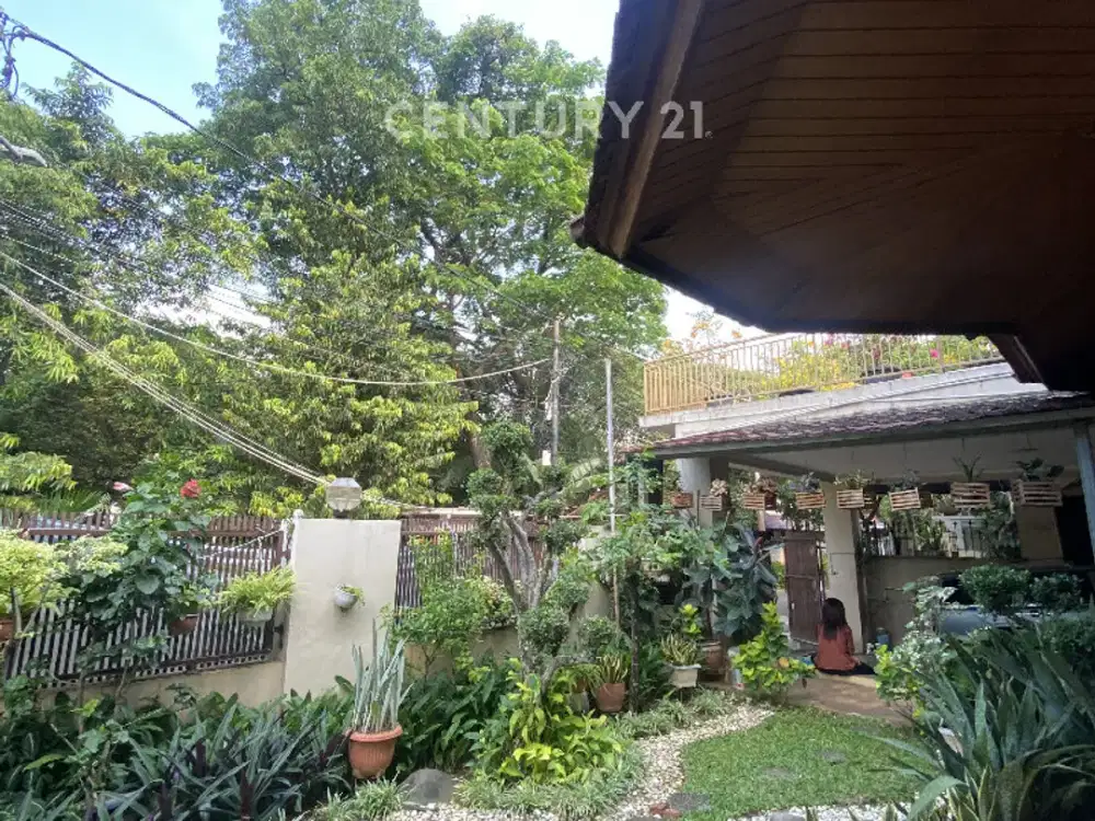 Rumah Lokasi Pusat Kebayoran Baru Dengan Taman Kota Di Depannya