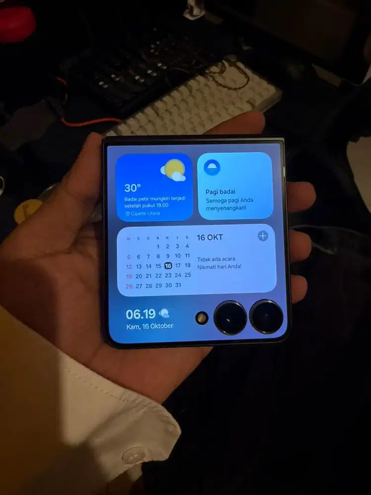 Z flip 7 samsung warna abu