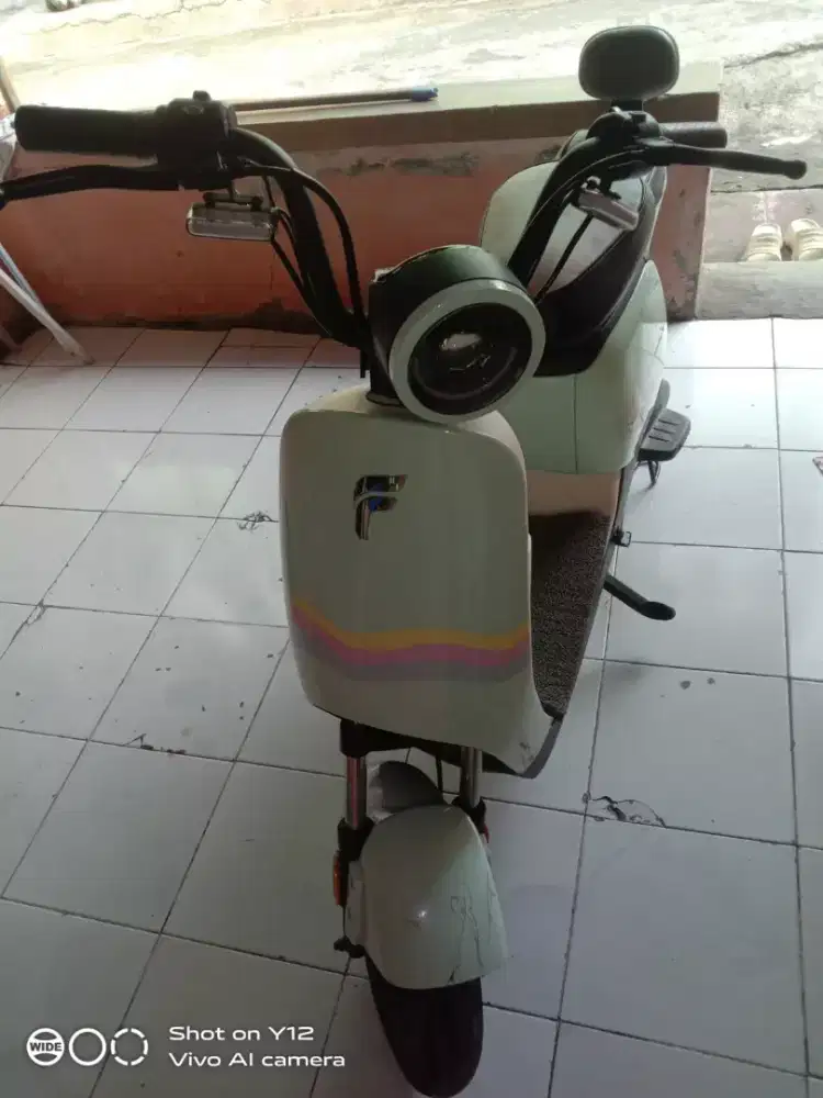 Sepeda listrik ofero magical light green