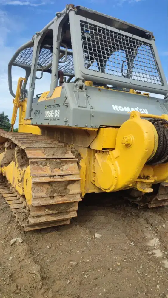 Dozer D85 2015 + Winch 14X
di Samarinda
