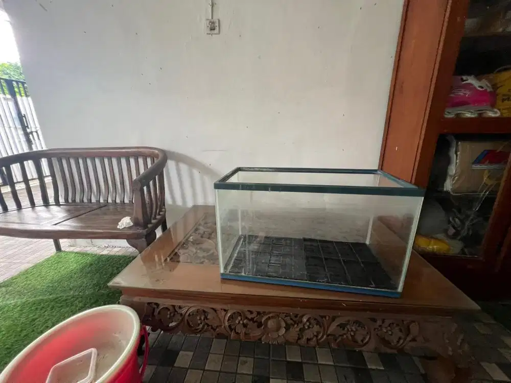 Aquarium hias beserta kerikil