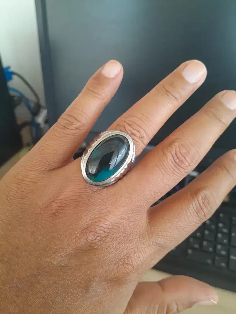 Bacan doko tembus biru