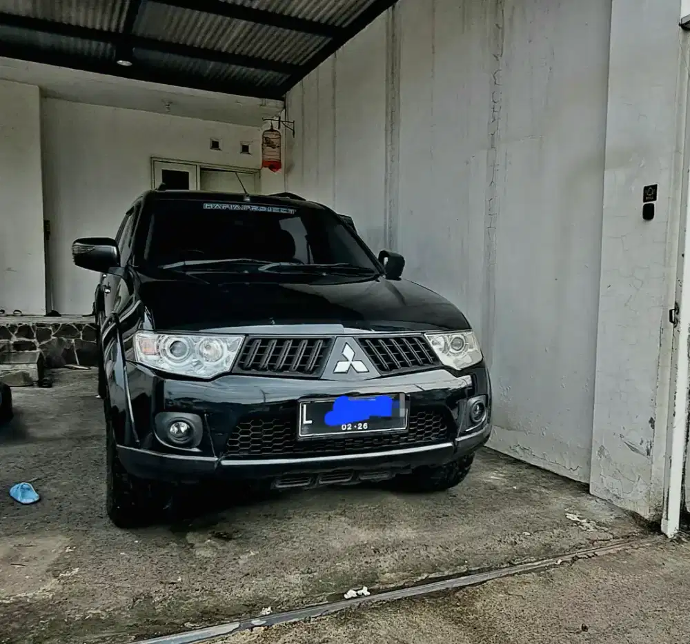 Mitsubishi Pajero Sport Exceed 2009 AT Diesel – Hitam