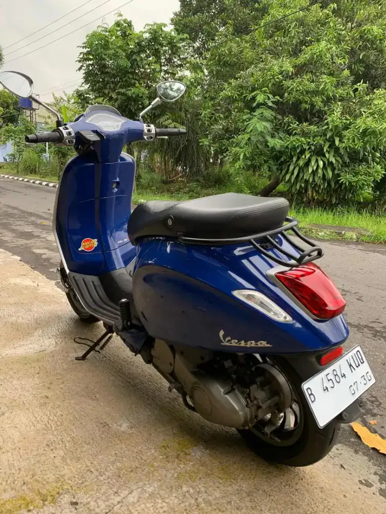 Vespa Sprint 3v (Low KM)