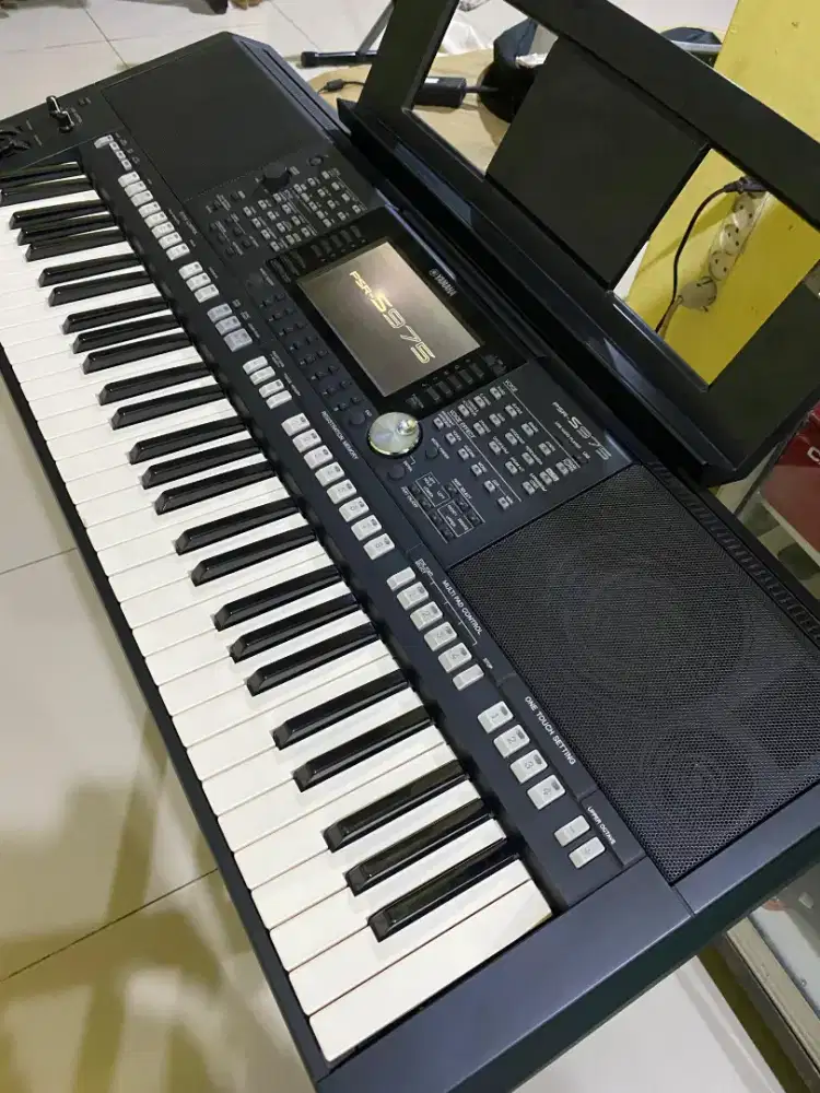 Keyboard Yamaha PSR S975