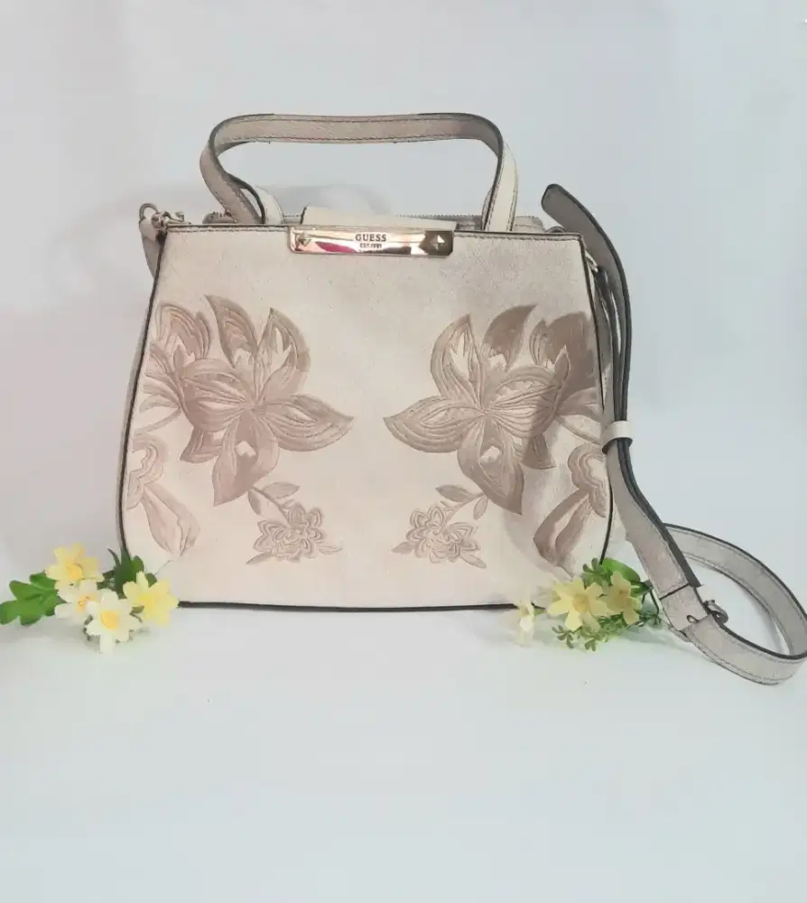 Original Guess Britta Embroidered Small Society Satchel