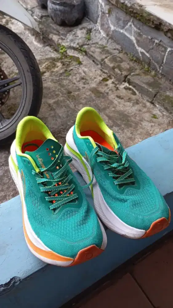 Sepatu Running Ortuseight Hyperblast 2.0