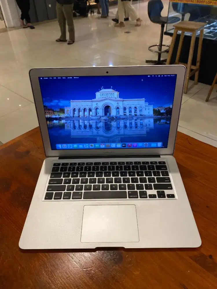 Macbook Air 13 inch , 2015