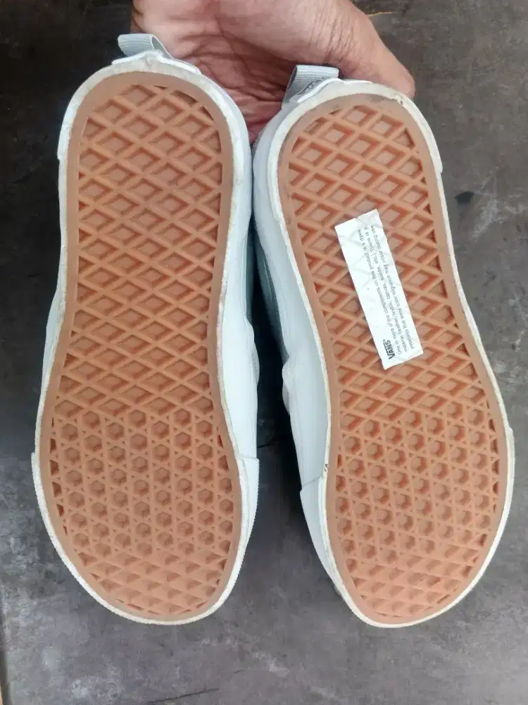 Vans KNU Slip on True White