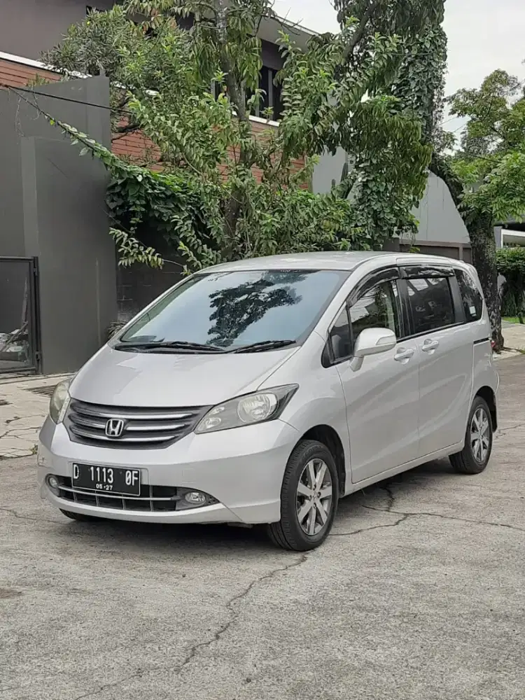 Freed E 1.5 PSD AT Matic 2012