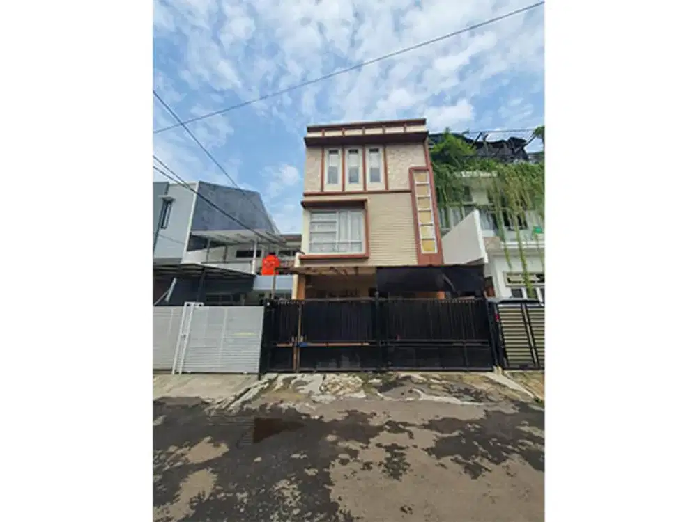 Rumah Janur Kuning, jalan lebar, favorit Kelapa Gading