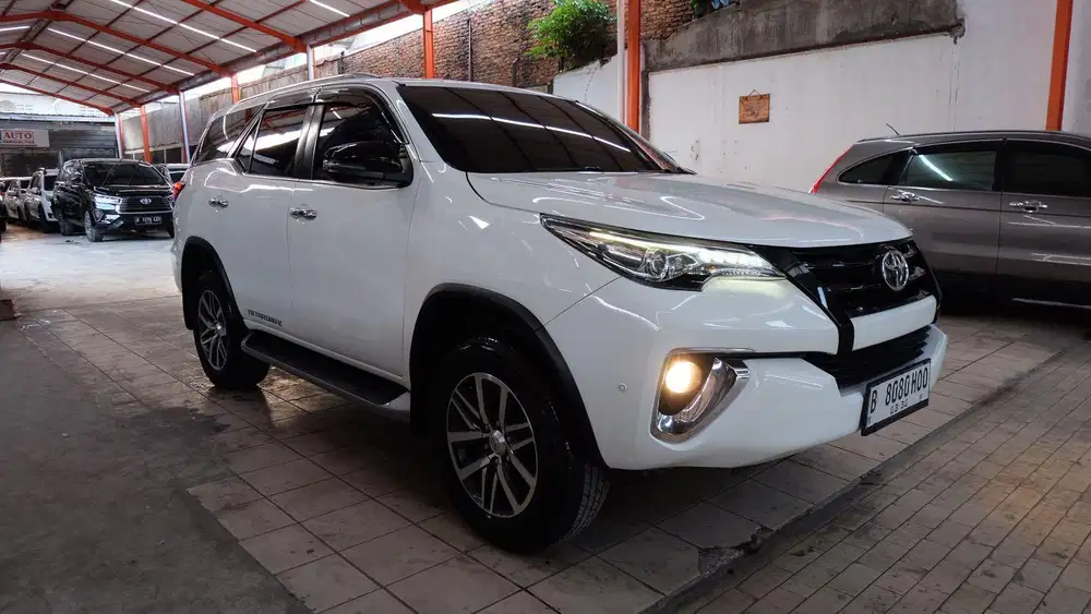 Toyota Fortuner VRZ 4x4 Tetradrive AT Diesel 2018 Putih