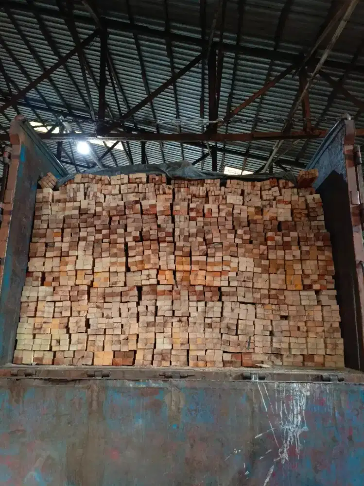 LOKER Supir Toko Bangunan