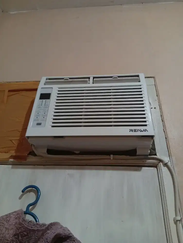 AC 1,5 PK Reiwa, dingin banget baru 3bln pakai