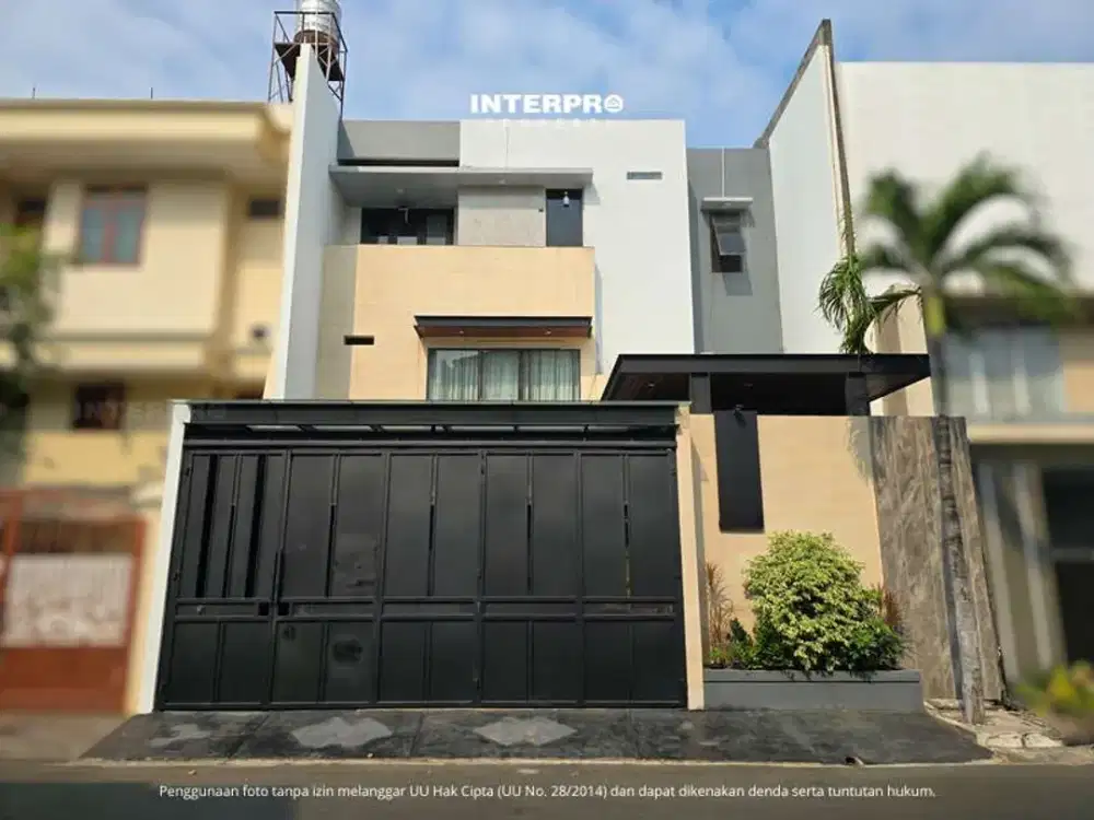 Rumah 2,5 Lantai Dijual Permata Buana Lokasi Bagus Baru Renovasi - LT 190m2