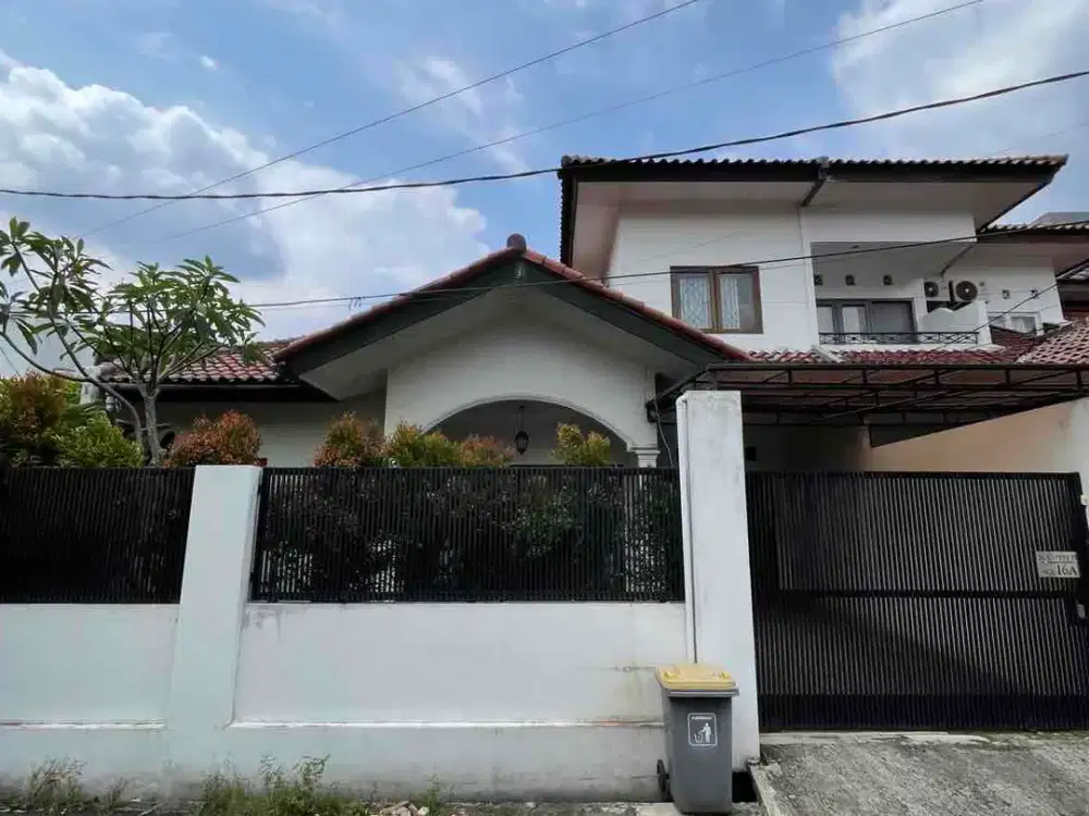 Sewa Rumah Semi Furnished Lokasi Strategis di Jaksel