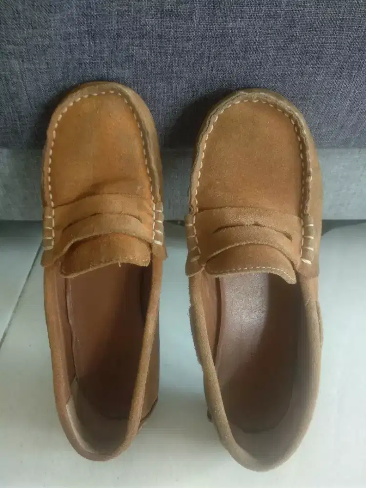 Preloved sepatu Loafer slip on kulit anak