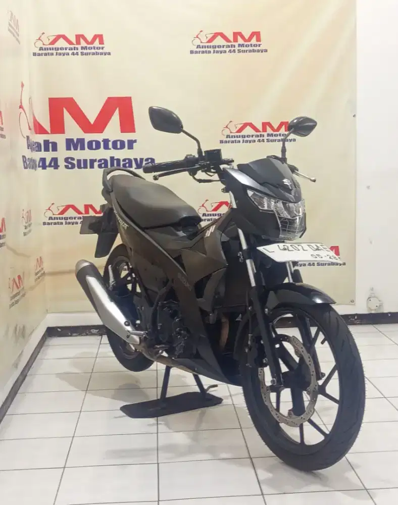 Suzuki satria 150 Fi Black Predator Tahun 2018 warna hitam