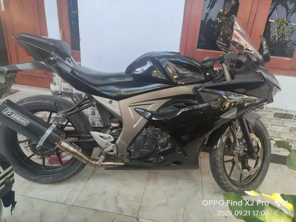 Suzuki GSX R 150cc