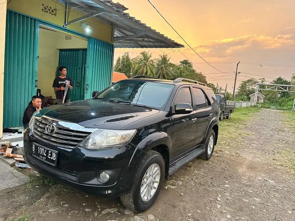 Jual mobil fortuner 2012 bensin