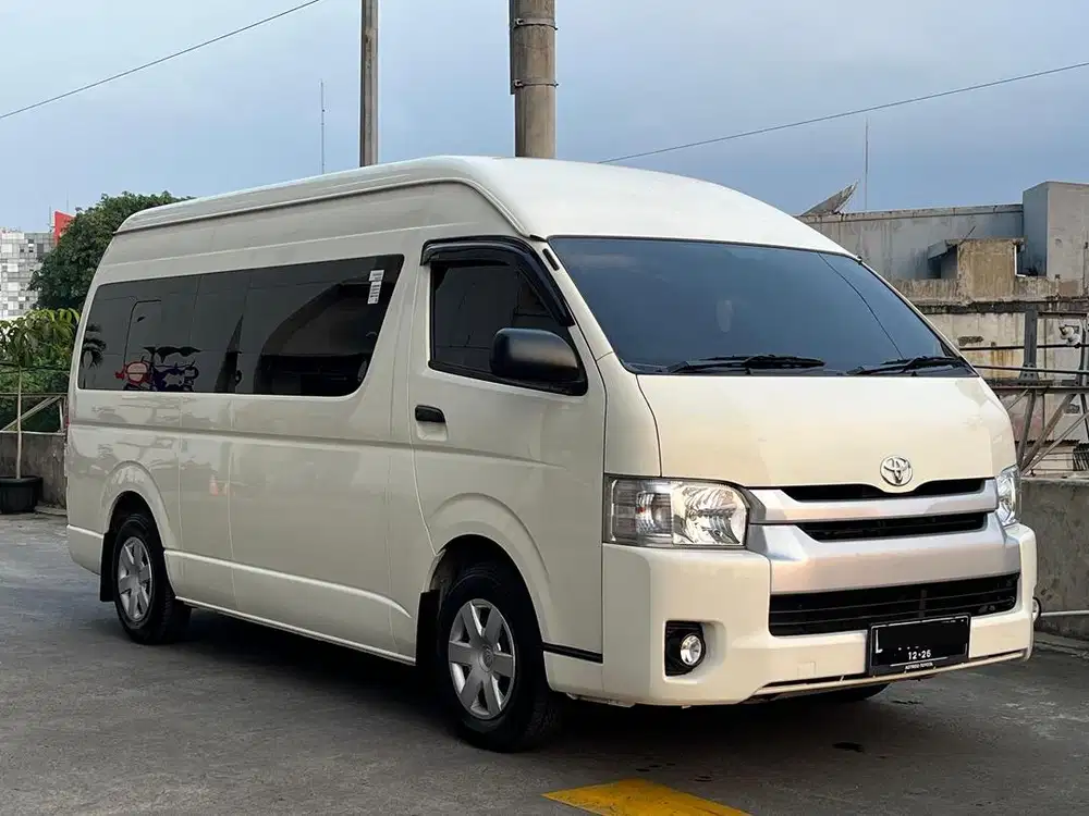 KM 25 RB LOW !! TOYOTA HIACE COMMUTER 2.5 DIESEL 2021 MT MDL 2022