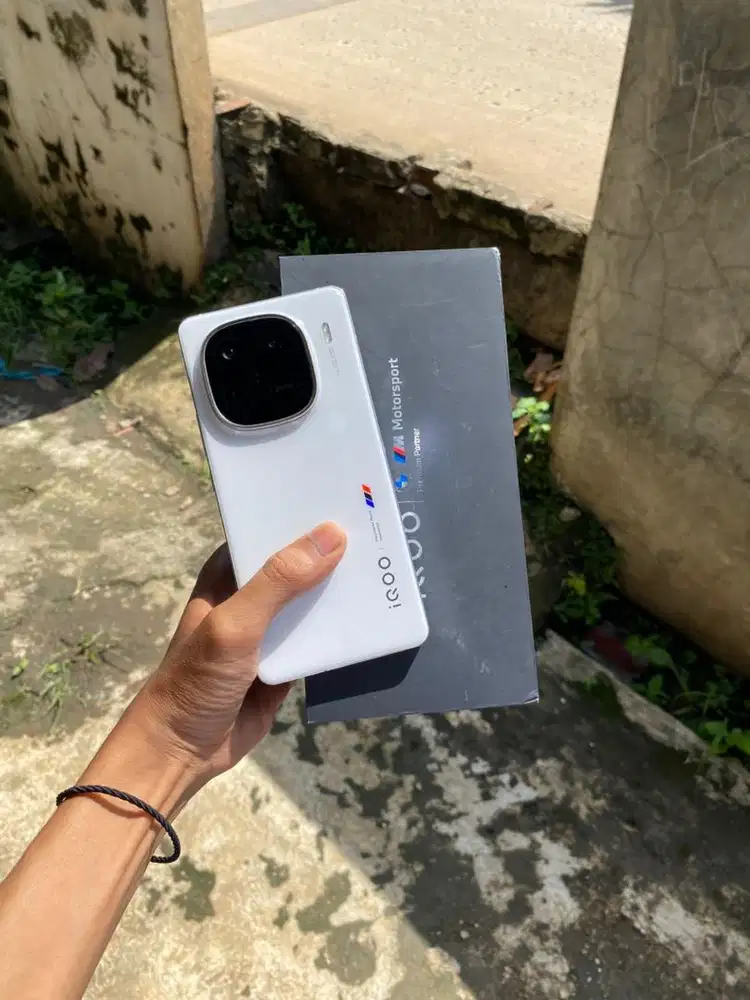 iqoo 12 16/512 original resmi