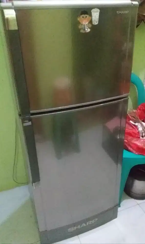 Kulksa merk sharp 2 pintu