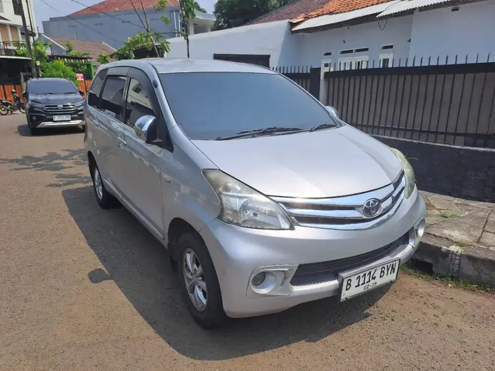 Dijual Mobil Avanza 2014 Silver 1,3G Manual. Atasnama saya sendiri