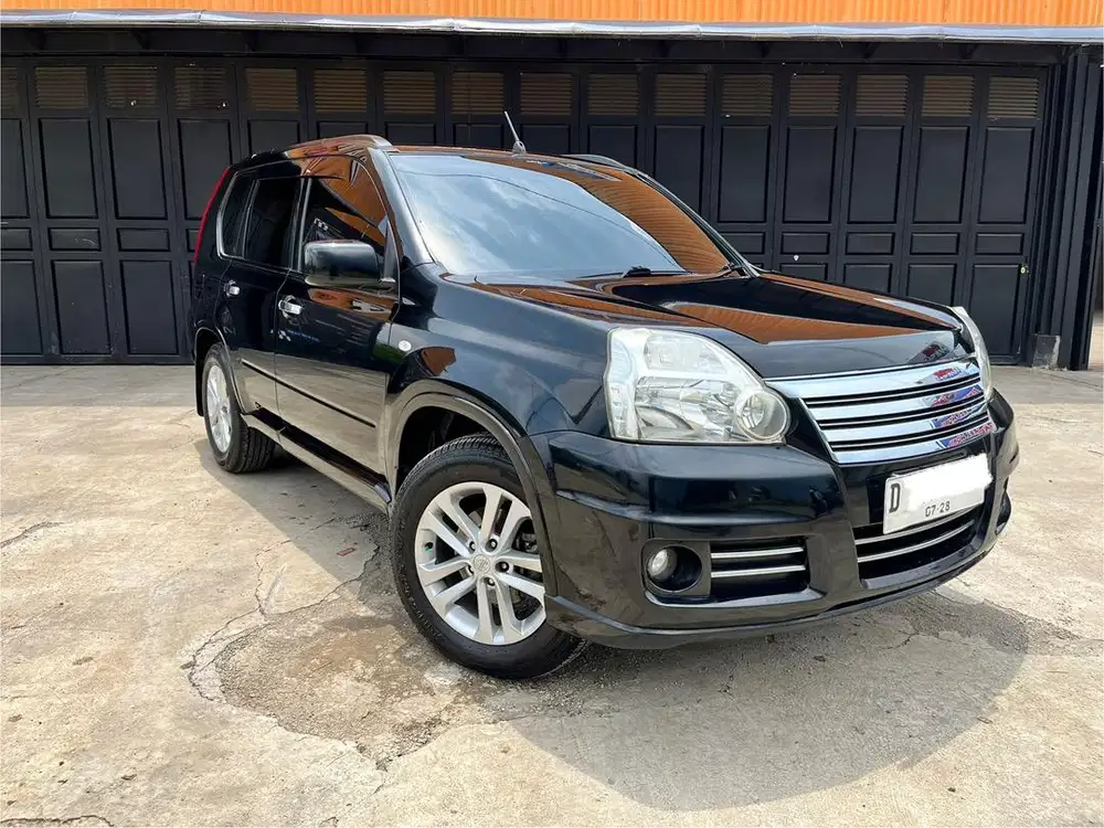 Nissan Xtrail T31 2.0 Hitam Autech ST 2010 Mulus