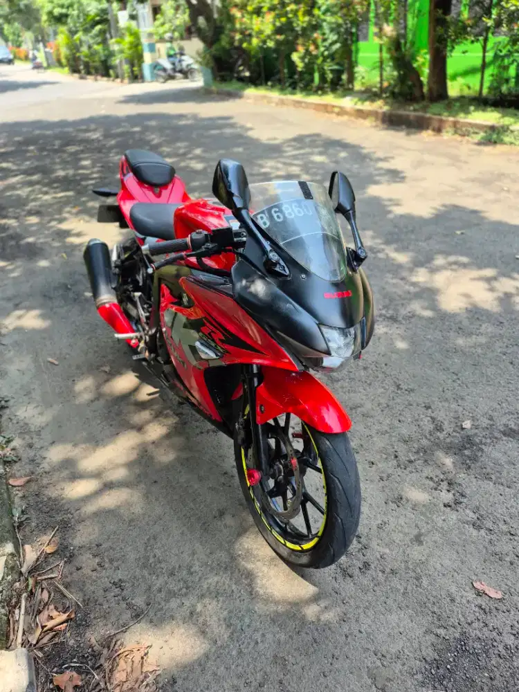 Dijual Suzuki GSX 150R tahun 2017 pajak