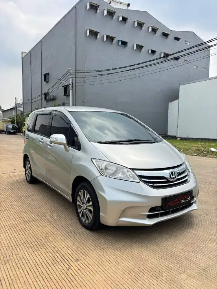 Honda Freed SD matic bekas murah