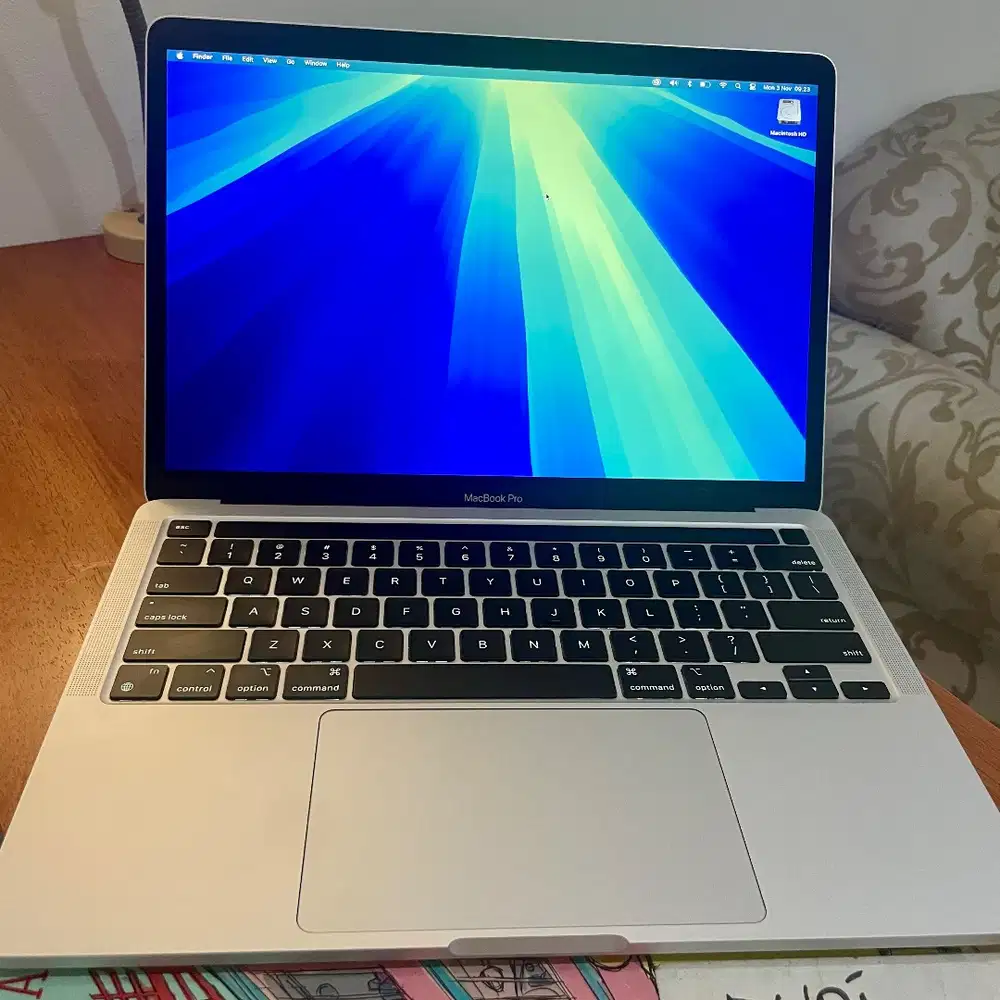 MacBook Pro M2 Bagus