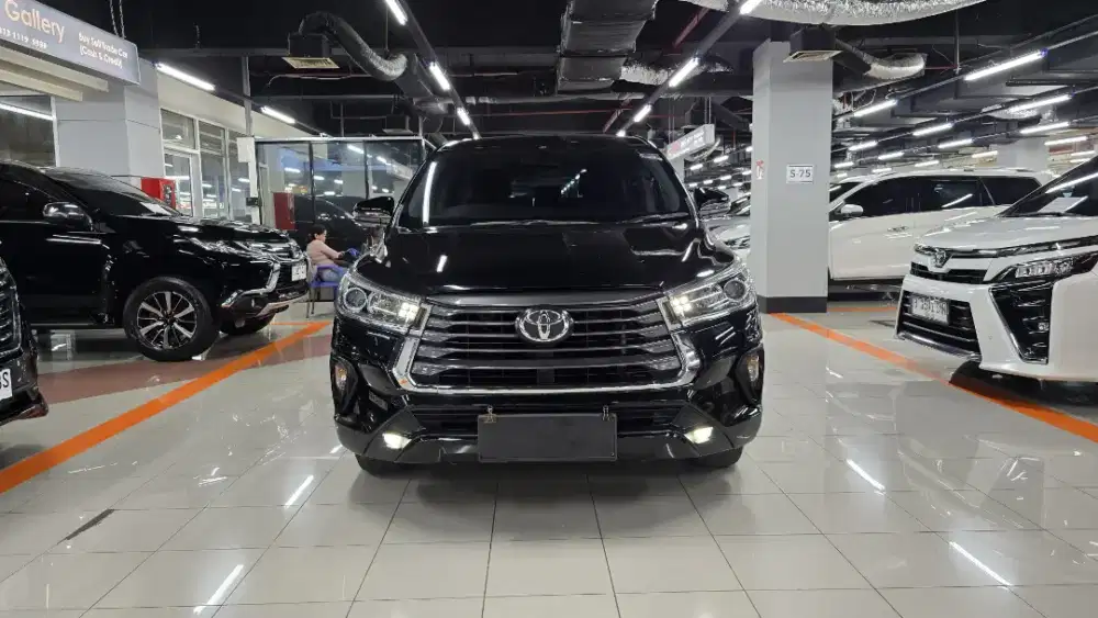 Toyota kijang Innova V lux at bensin 2022