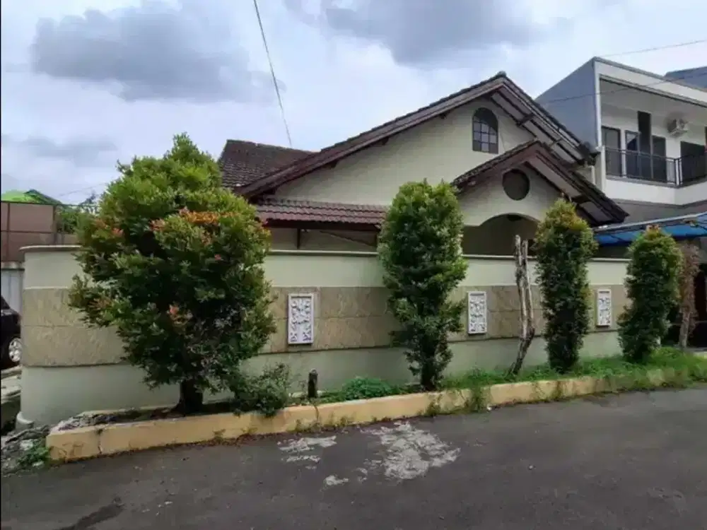 BEST PRICE !!  RUMAH MEGAH TANAH 318 M² DI TAMAN GALAXY