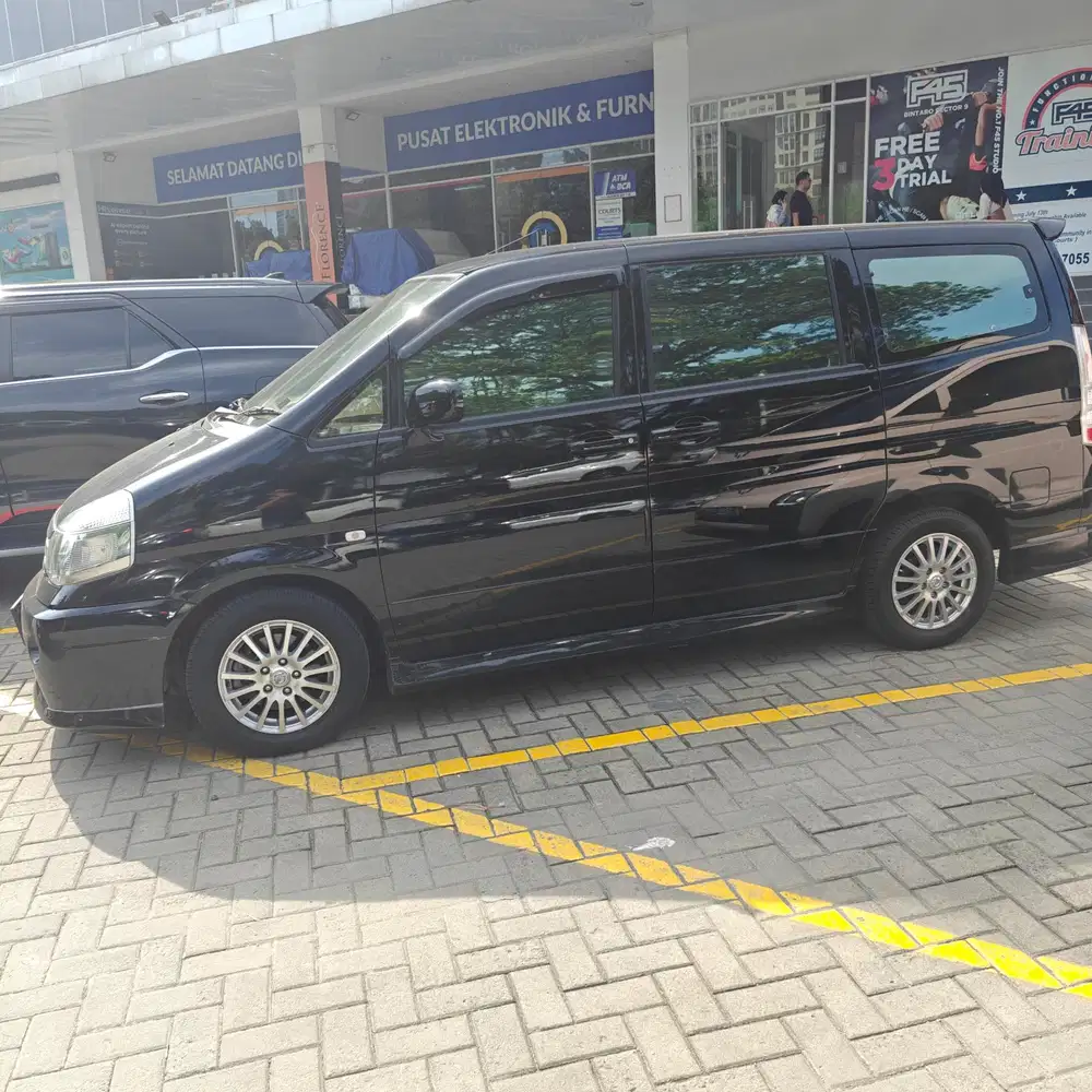 Nissan Serena 2010 Bensin